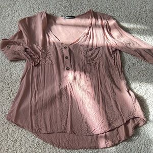 3/4 SLEEVE WITH CHEST POCKETS AND BUTTONS